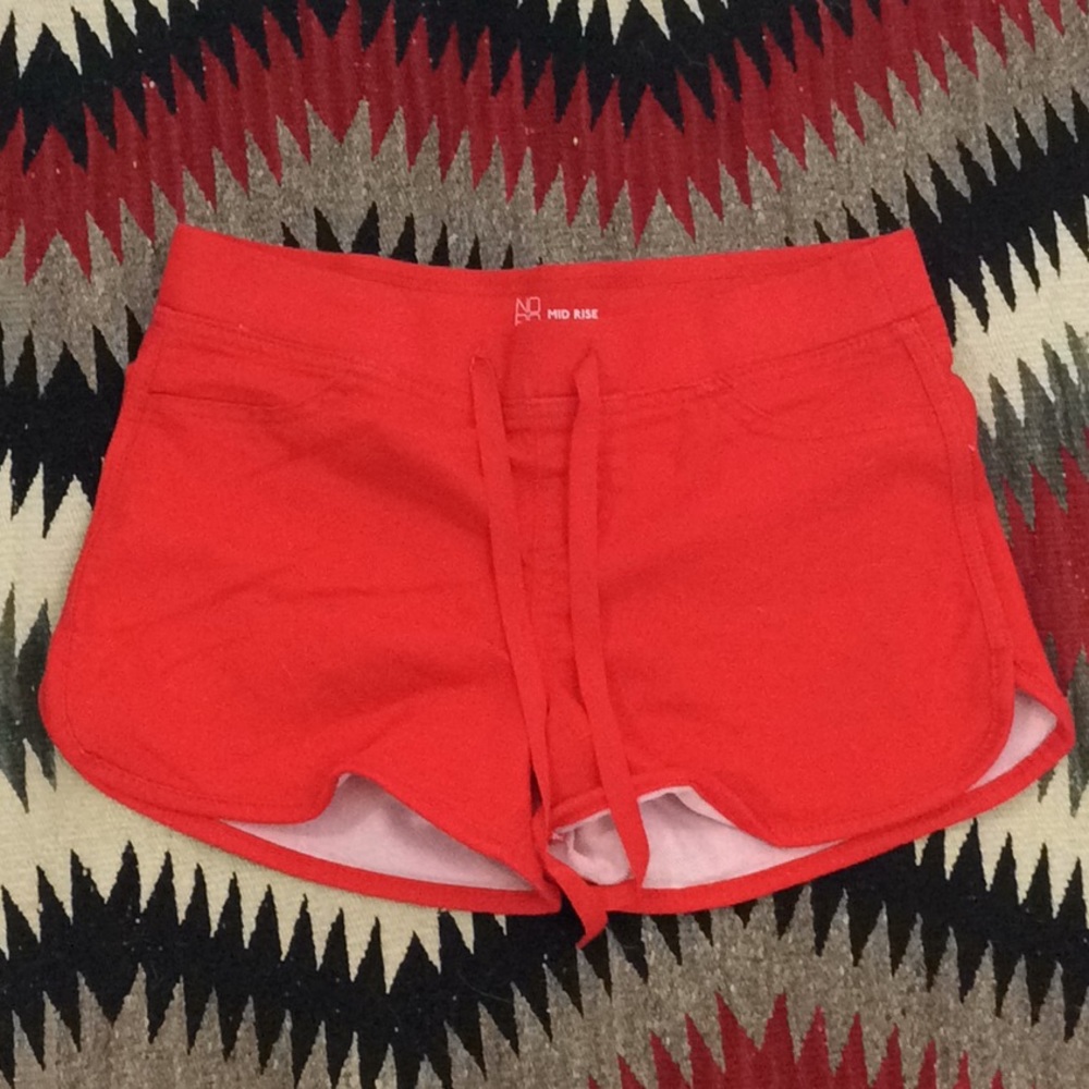 Red no bo shorts mid rise size m